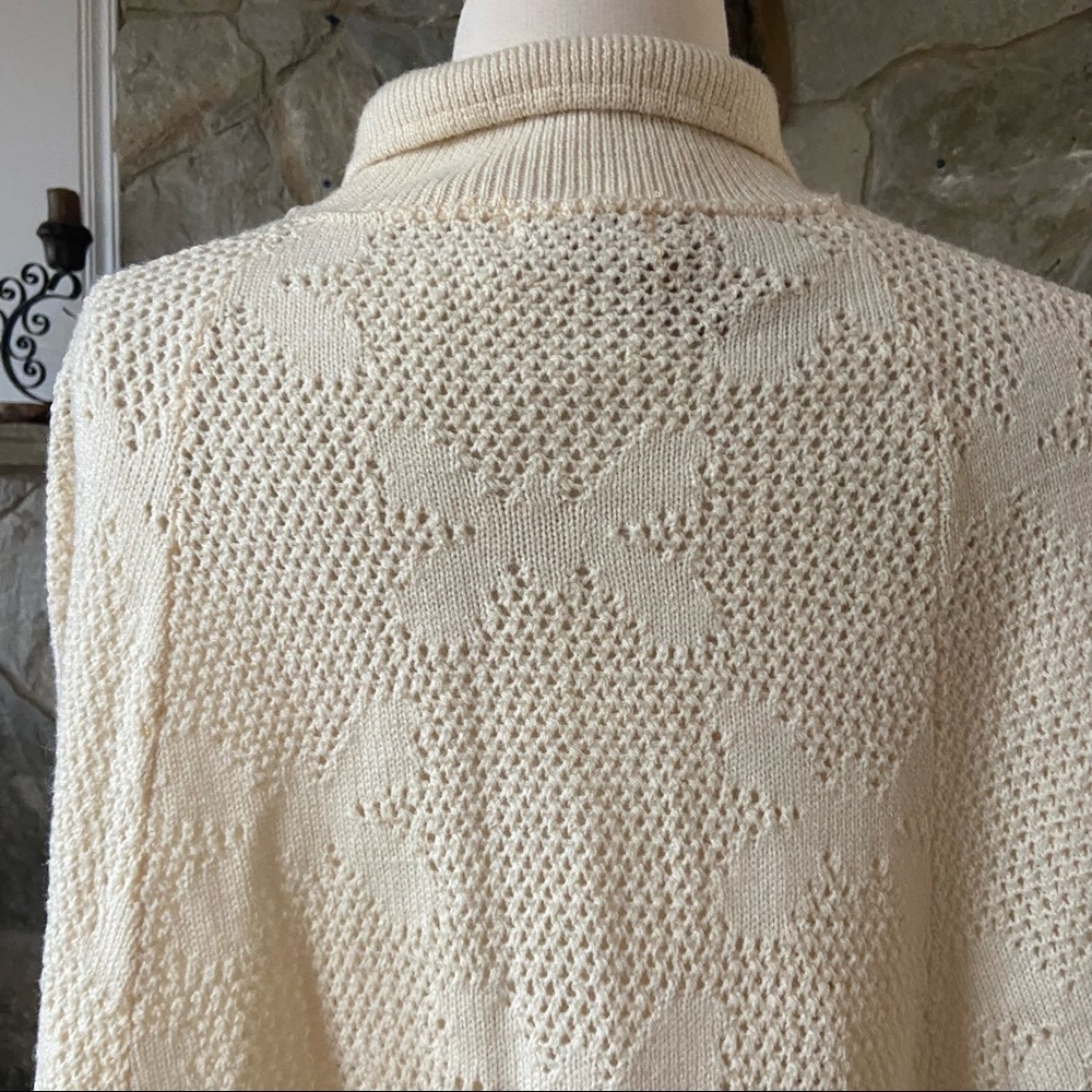 1970’s Butterfly Knit Shawl - Picture 8 of 9